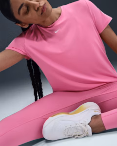 Nike One Kısa Kollu Kadın Tshirt - Görsel 2