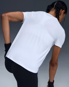 Nike One Kısa Kollu Kadın Tshirt - Görsel 2